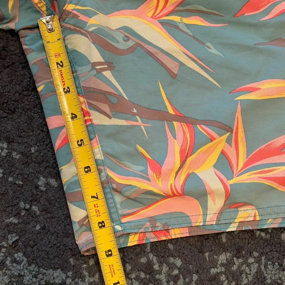 Patagonia Wavefarer Board Shorts Men's 33 Bird of Paradise Floral Swim Trunks